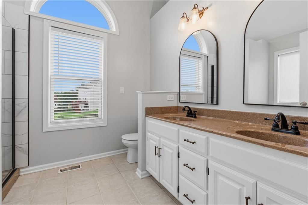 Photo 20 of 51 - 9101 NE 110th Street, Kansas City, MO 64157