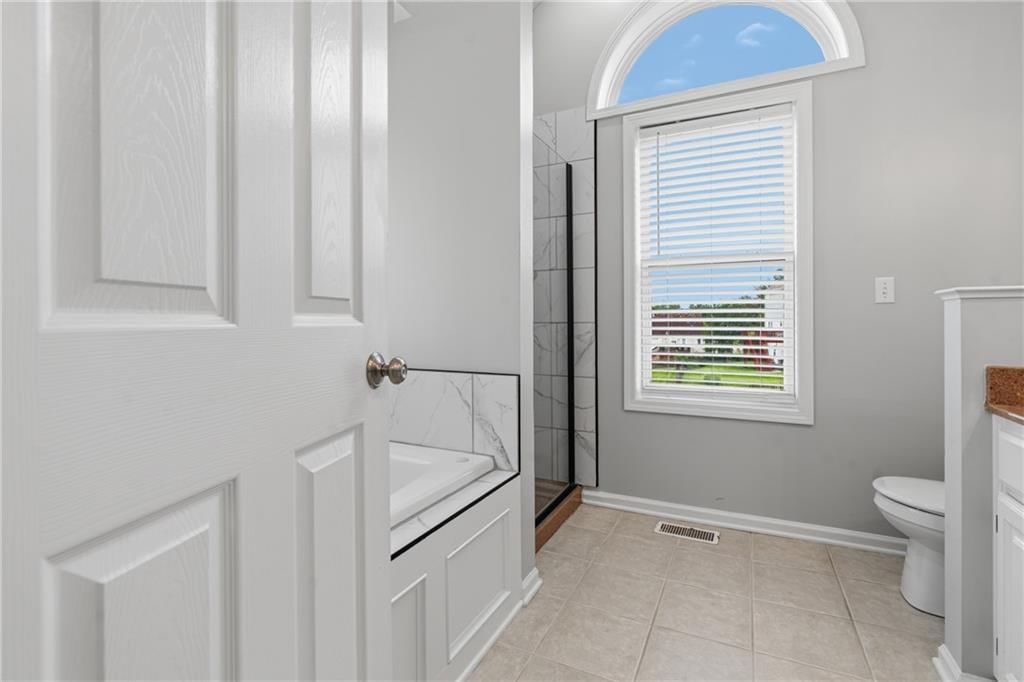 Photo 21 of 51 - 9101 NE 110th Street, Kansas City, MO 64157