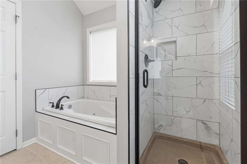 Photo 22 of 51 - 9101 NE 110th Street, Kansas City, MO 64157