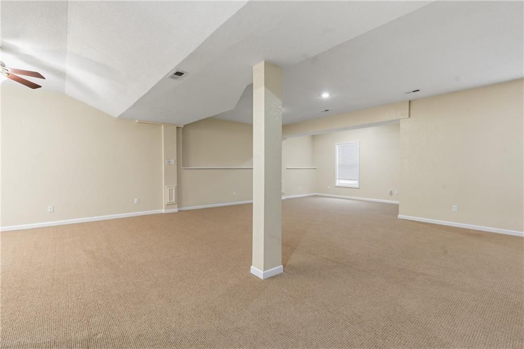 Photo 32 of 51 - 9101 NE 110th Street, Kansas City, MO 64157