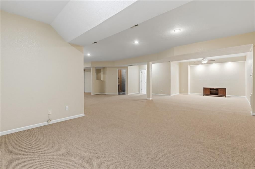 Photo 34 of 51 - 9101 NE 110th Street, Kansas City, MO 64157