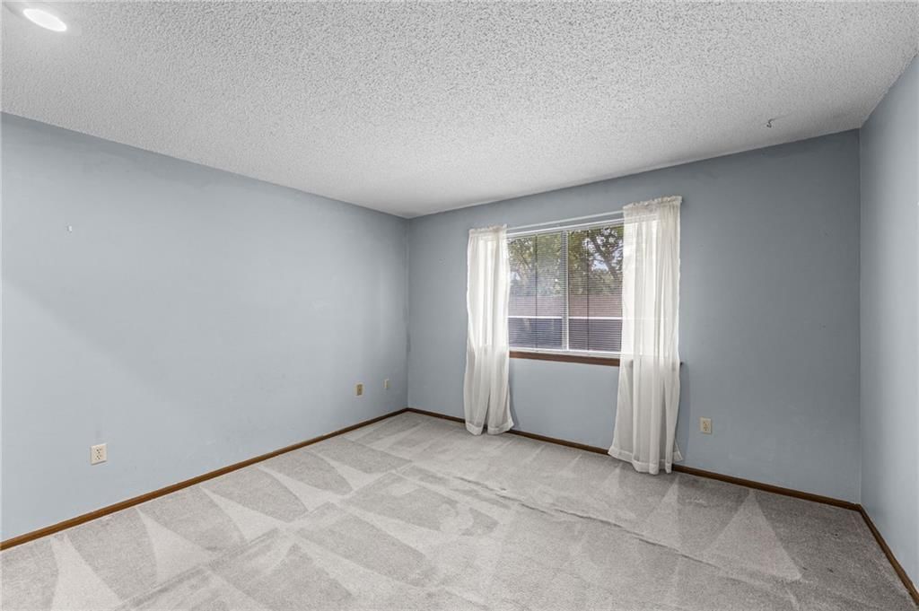 8143 Holmes Road — photo 10