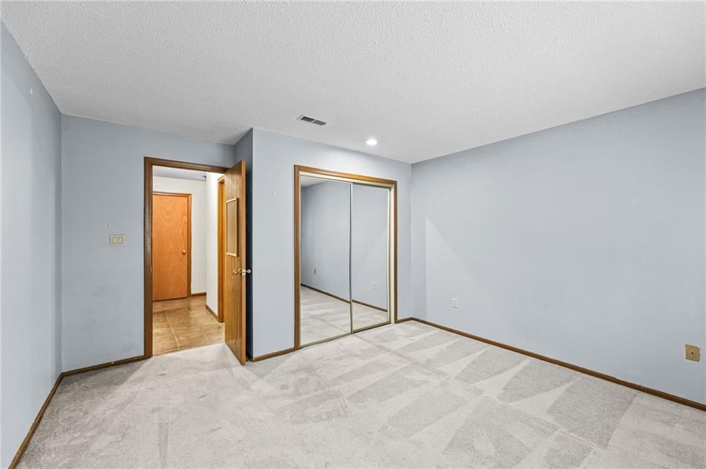 8143 Holmes Road — photo 11