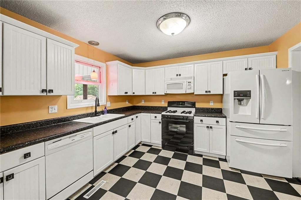 6112 Appaloosa Lane — photo 9