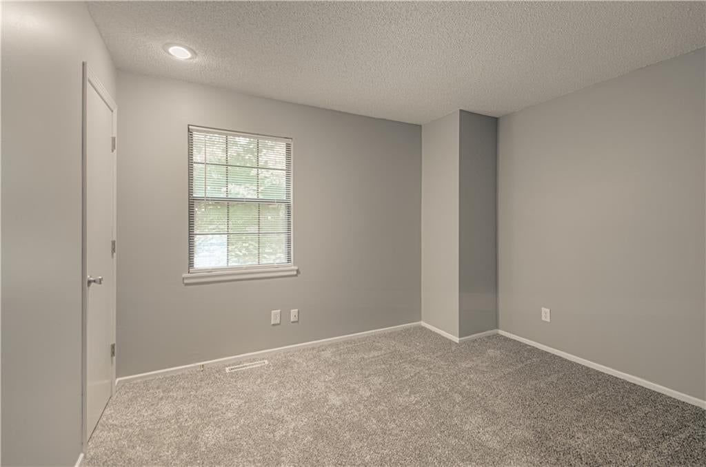 727 SW Liggett Road — photo 17