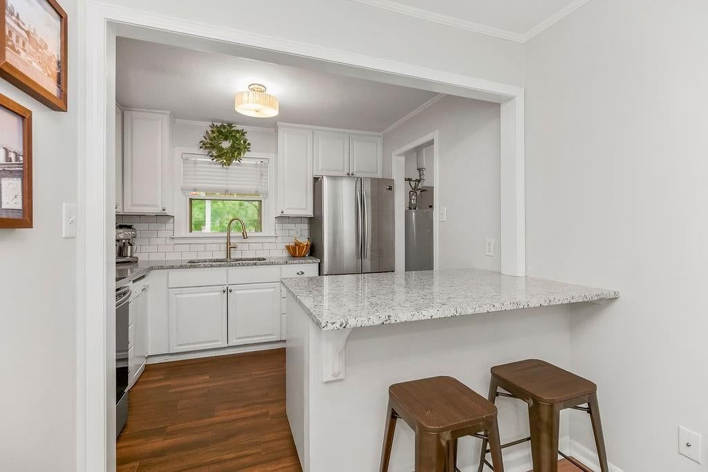 2613 W 76th Street — photo 8