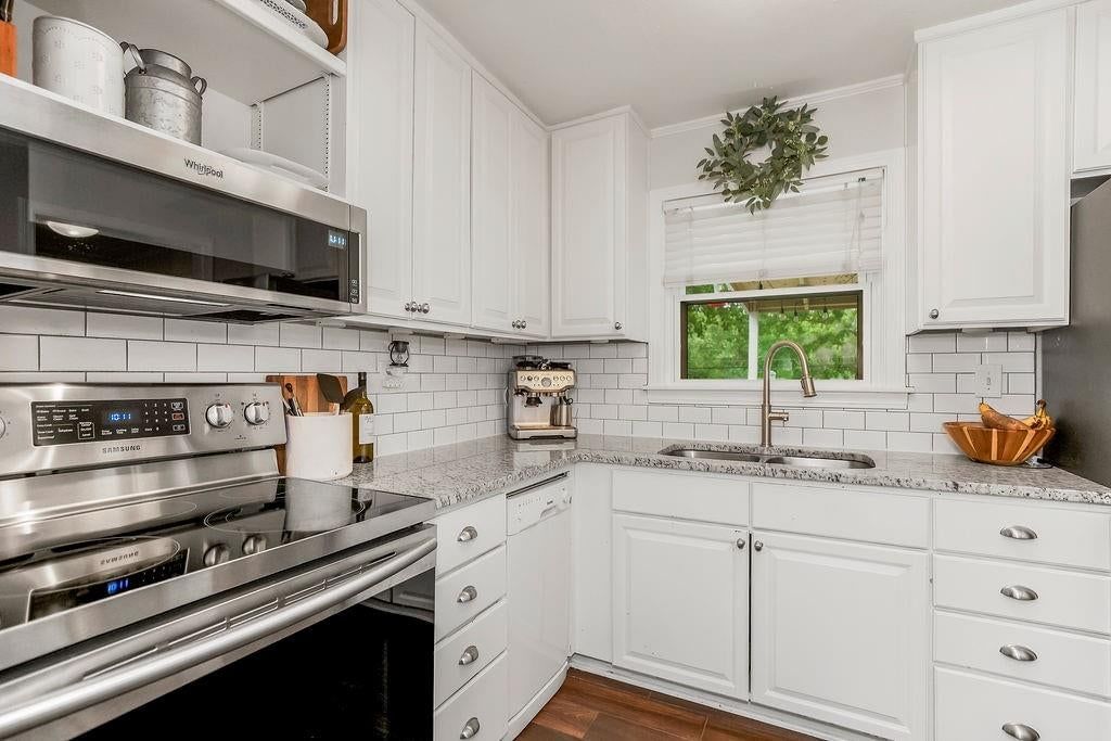 2613 W 76th Street — photo 11
