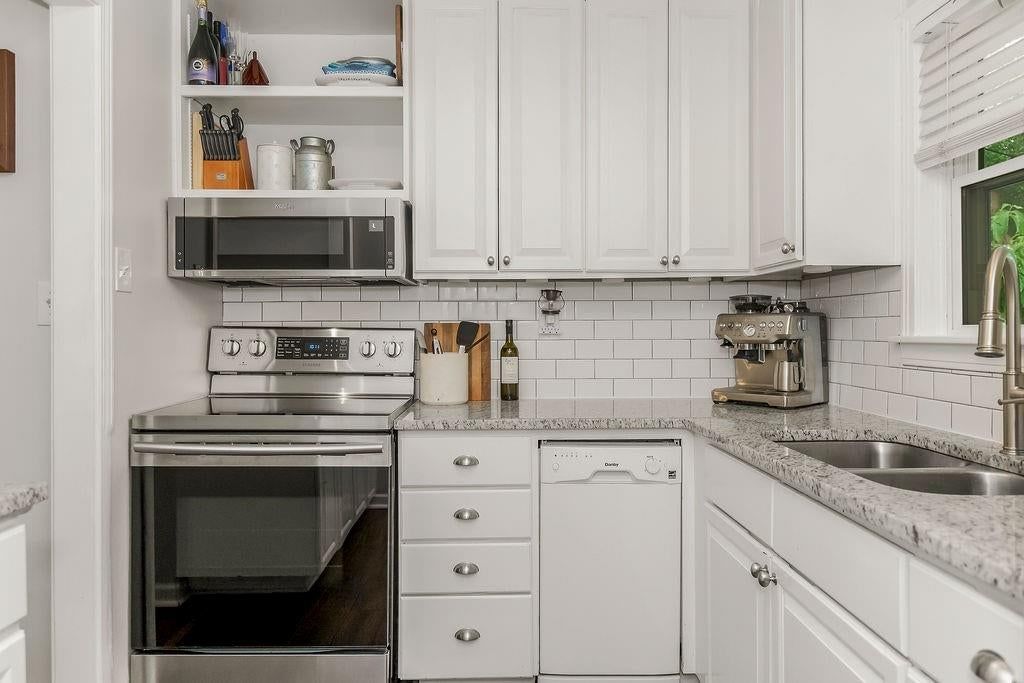 2613 W 76th Street — photo 12