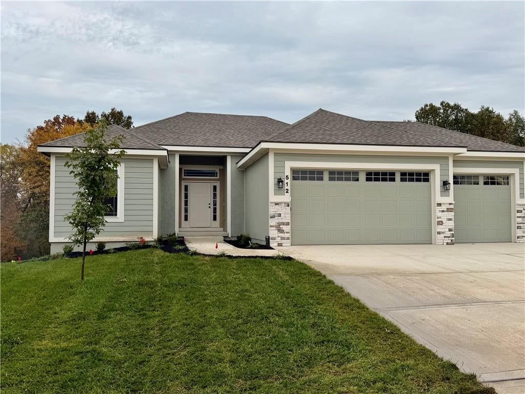 512 Skyview Lane, Liberty, MO