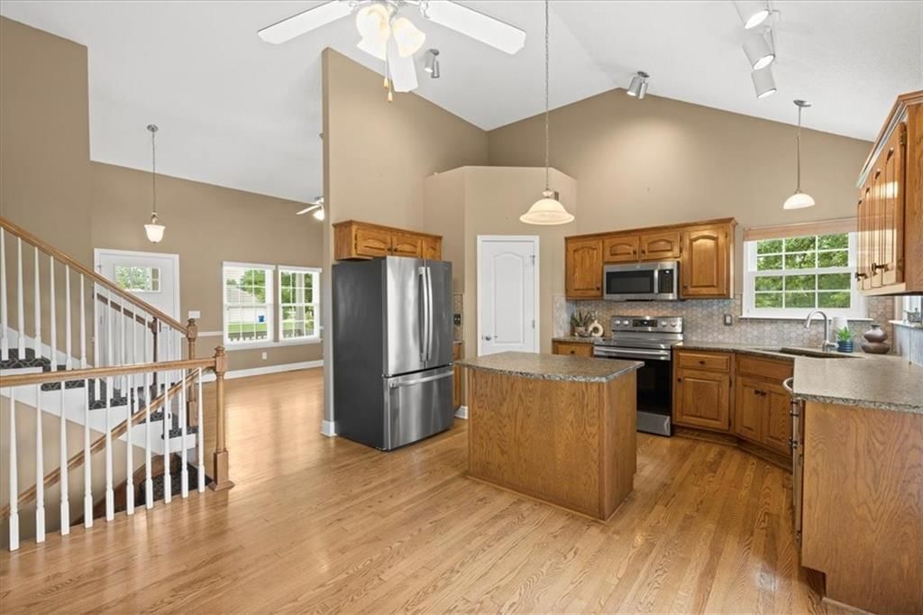 1637 SE Dalton Drive — photo 8