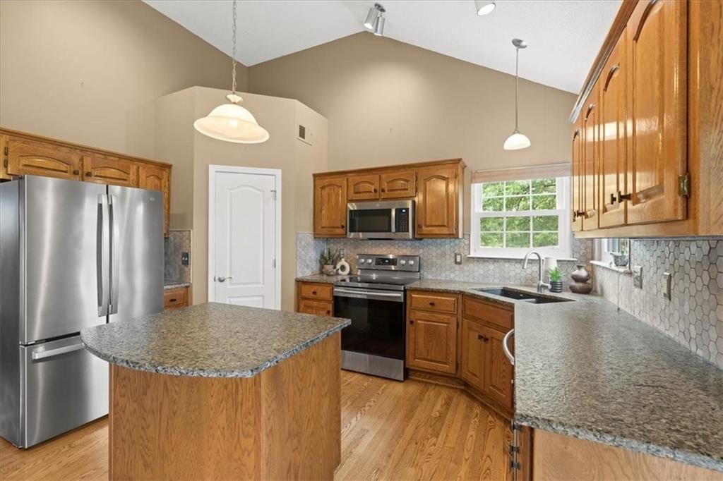 1637 SE Dalton Drive — photo 9