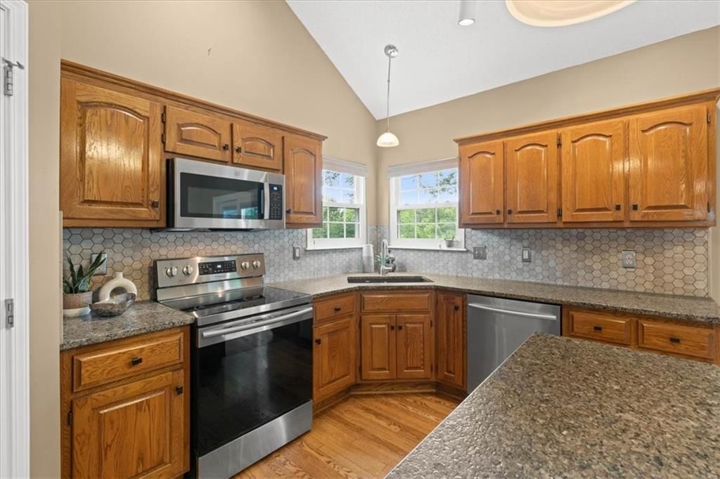 1637 SE Dalton Drive — photo 10