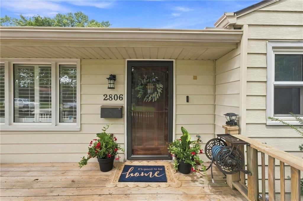 2806 N Spring Street — photo 3
