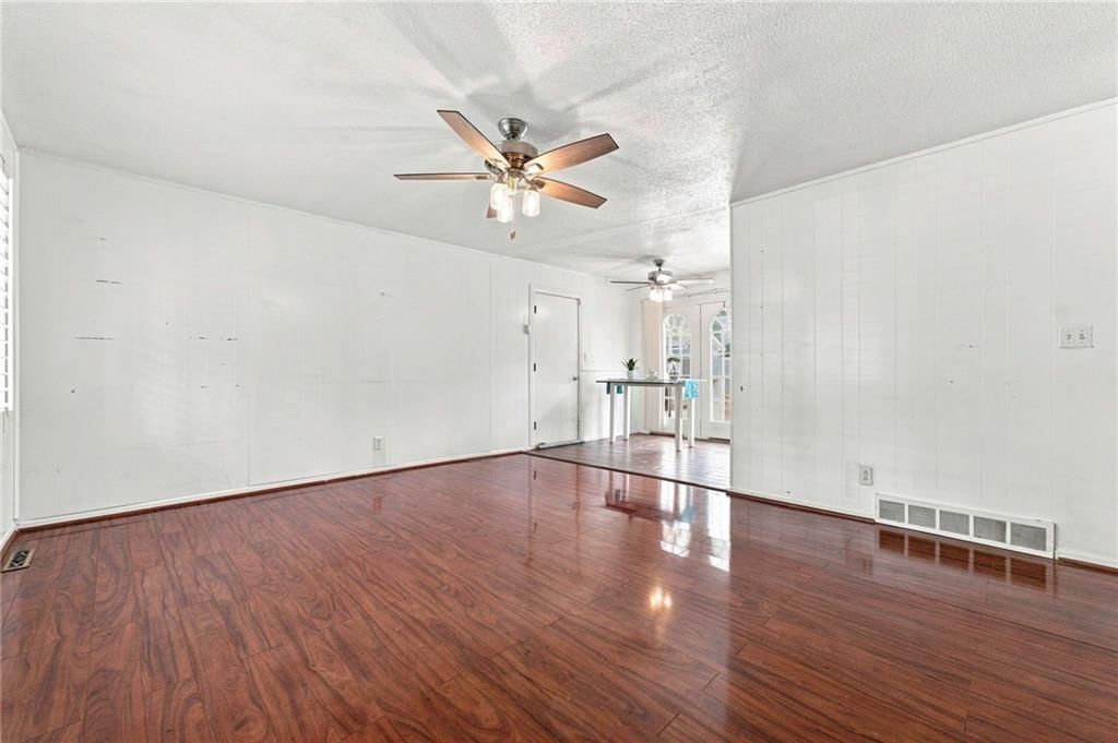 2806 N Spring Street — photo 7