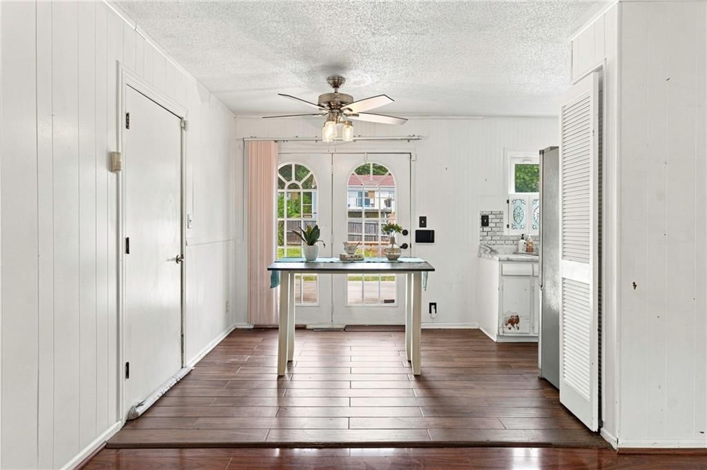 2806 N Spring Street — photo 10