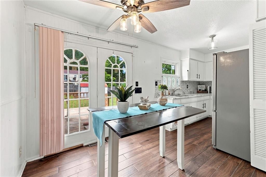 2806 N Spring Street — photo 11