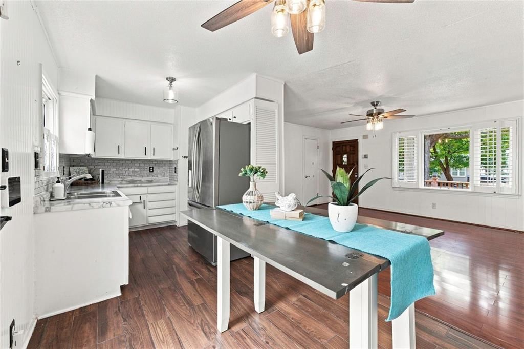 2806 N Spring Street — photo 12