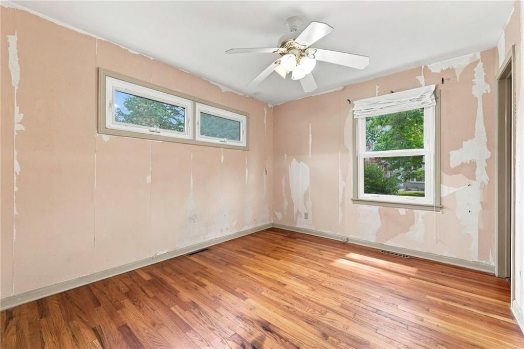2806 N Spring Street — photo 16