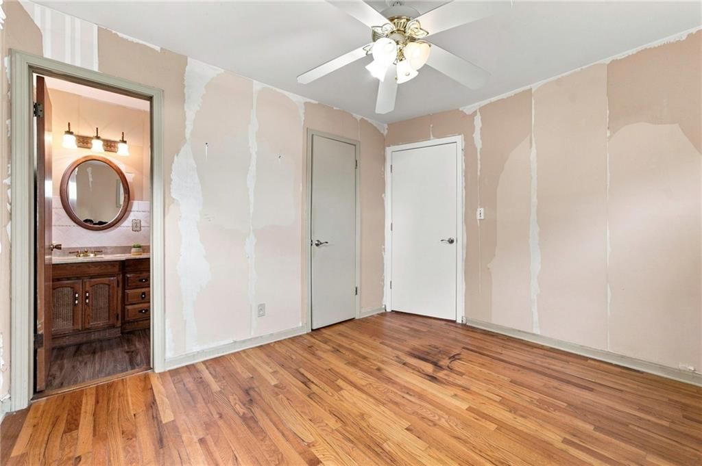 2806 N Spring Street — photo 17