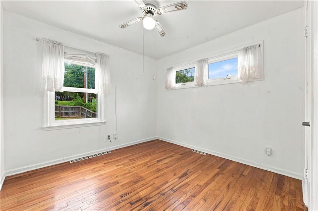 2806 N Spring Street — photo 19