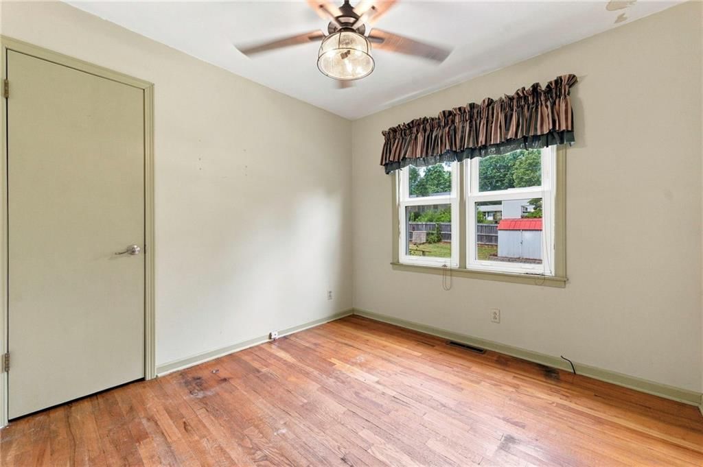 2806 N Spring Street — photo 21