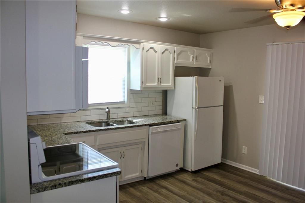 418 N Prairie Street — photo 3