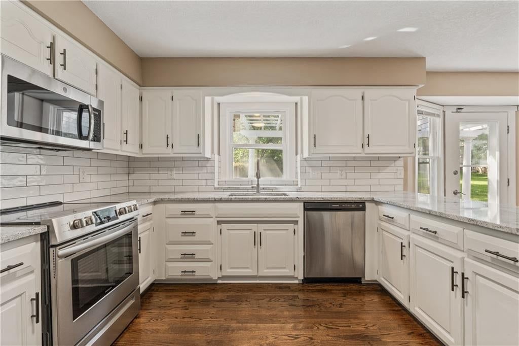 15125 W 84th Street — photo 16