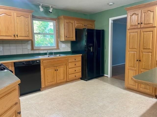 7724 NW Eastside Drive — photo 10