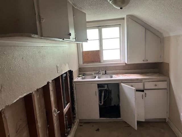 2525 Angelique Street — photo 9