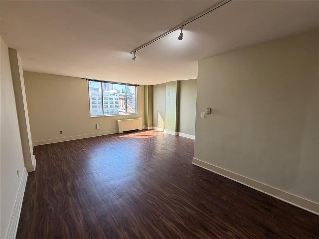Photo 8 of 14 - 600 E 8th     Unit 8S Street, Kansas City, MO 64106