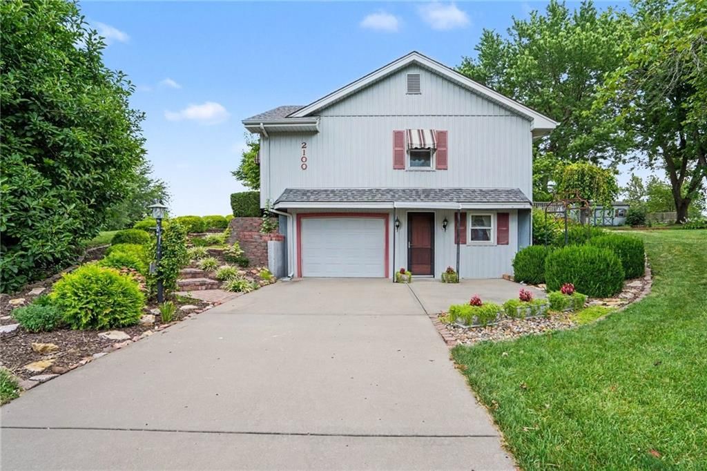 2100 Crescent Drive — photo 2