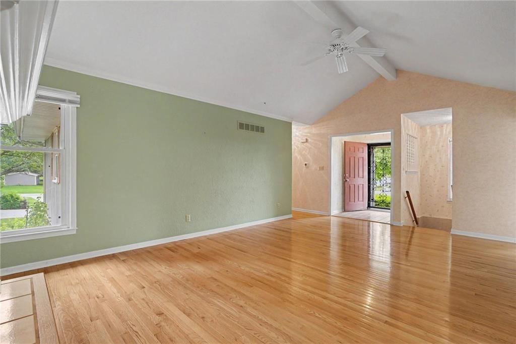 2100 Crescent Drive — photo 5