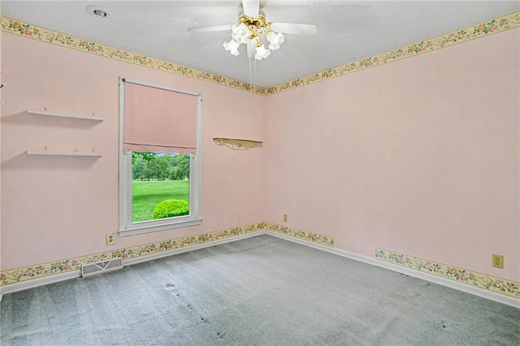 2100 Crescent Drive — photo 10