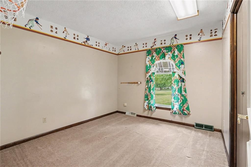 2100 Crescent Drive — photo 11