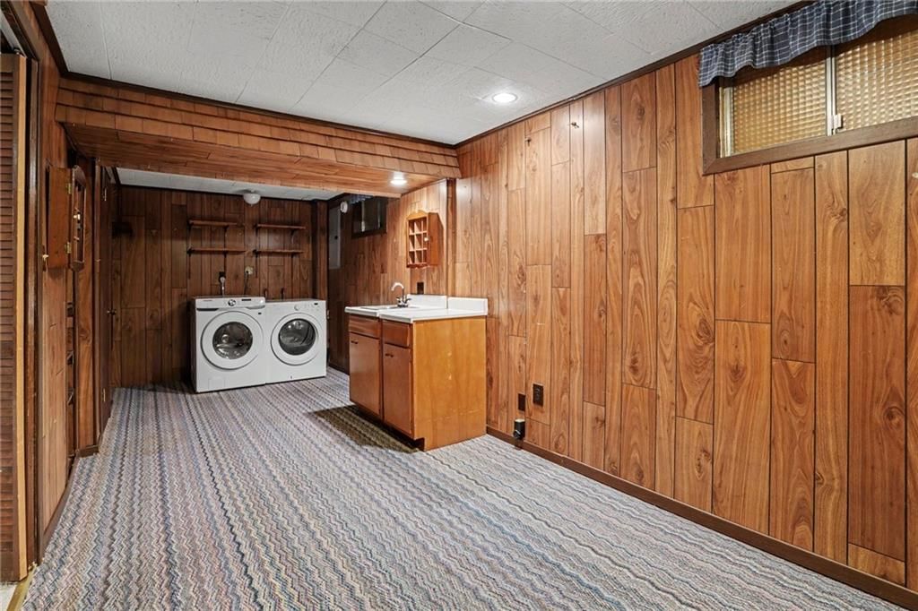 2100 Crescent Drive — photo 19