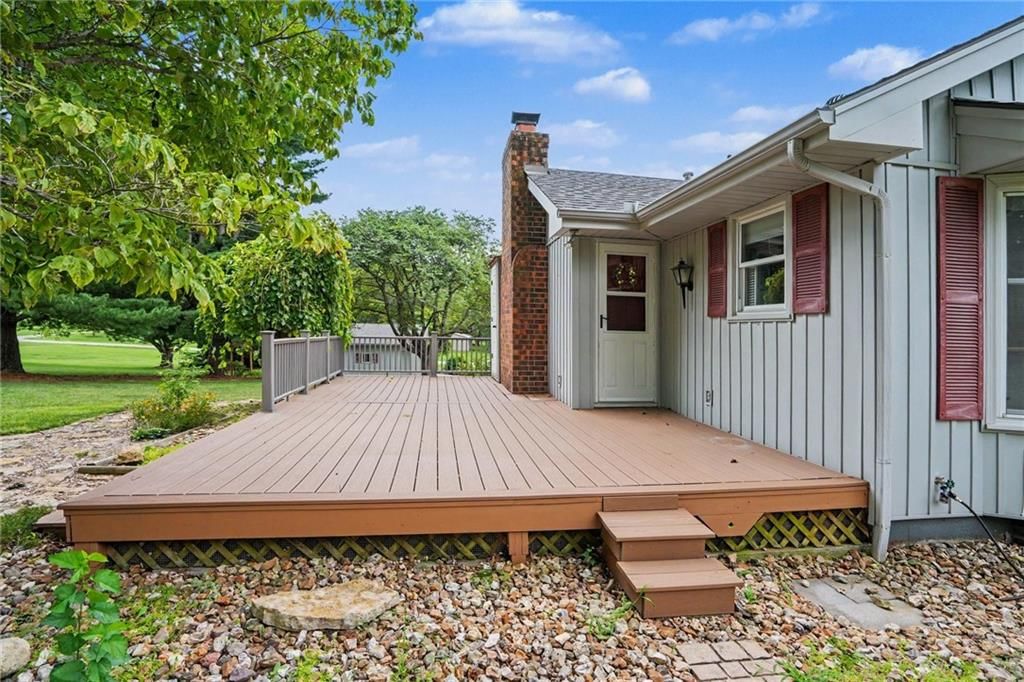 2100 Crescent Drive — photo 23
