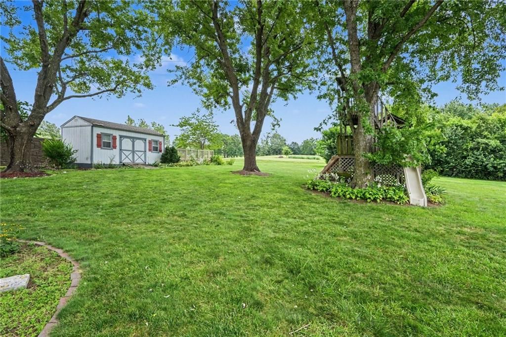 2100 Crescent Drive — photo 24