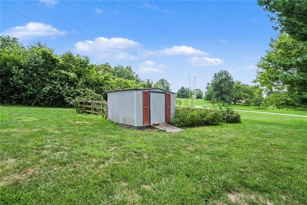 2100 Crescent Drive — photo 25