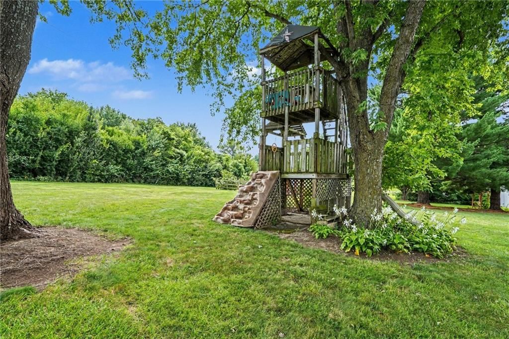 2100 Crescent Drive — photo 30