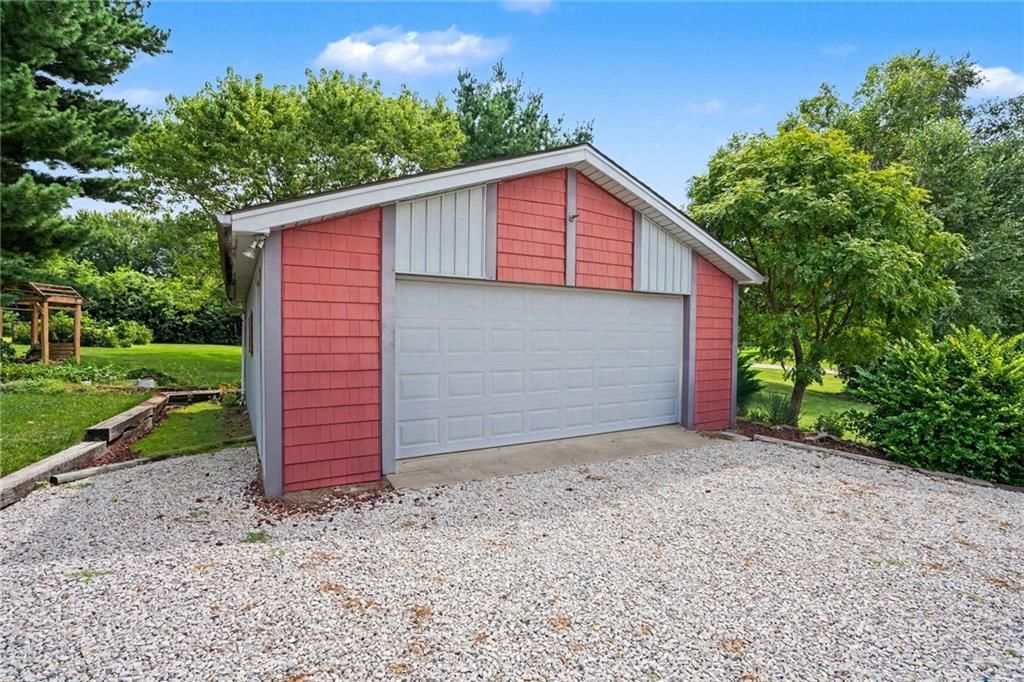 2100 Crescent Drive — photo 33