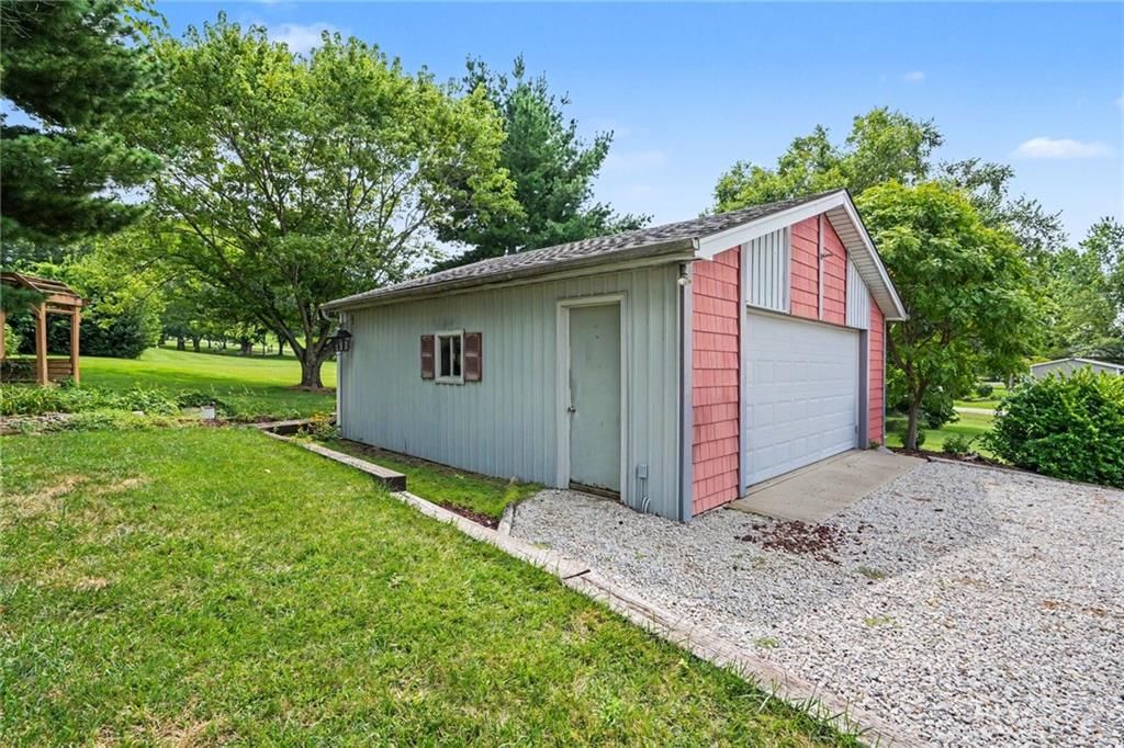 2100 Crescent Drive — photo 34