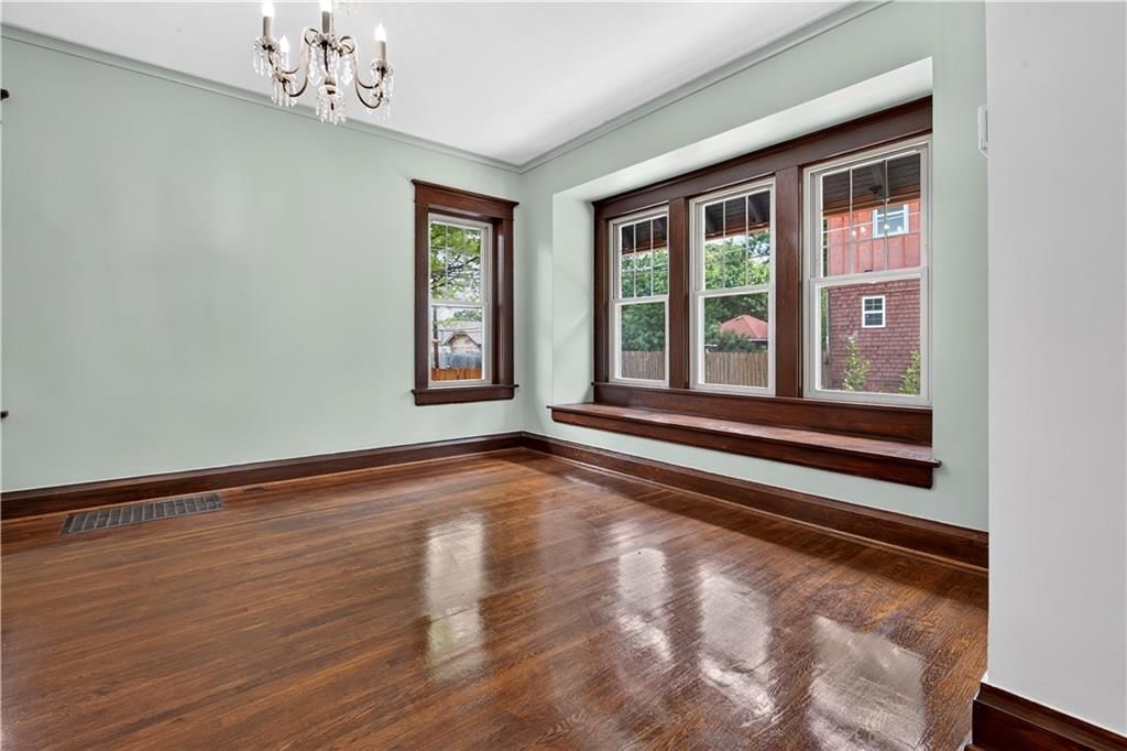 706 W 8th Street — photo 10