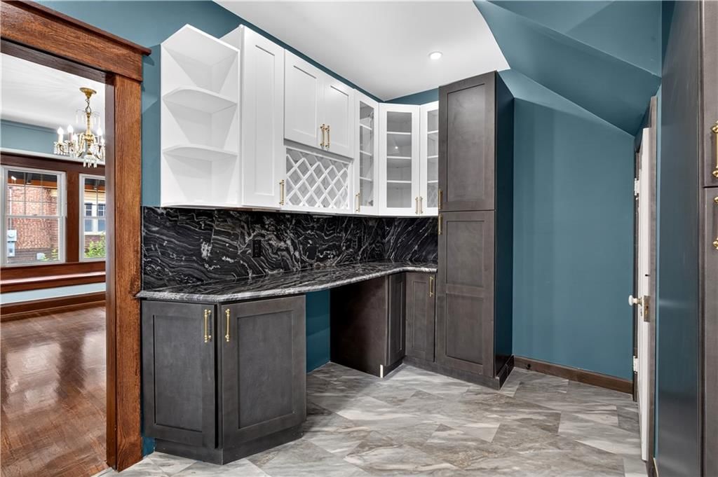 706 W 8th Street — photo 15