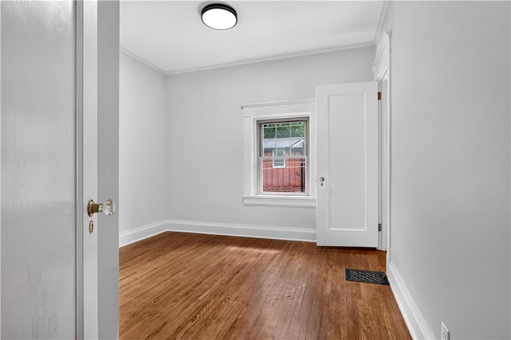 706 W 8th Street — photo 25