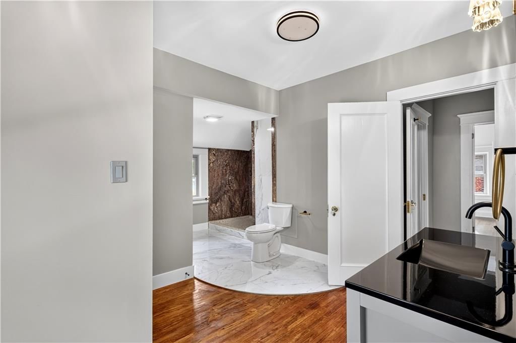 706 W 8th Street — photo 32