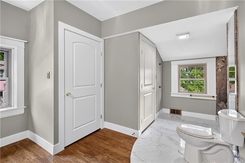 706 W 8th Street — photo 33