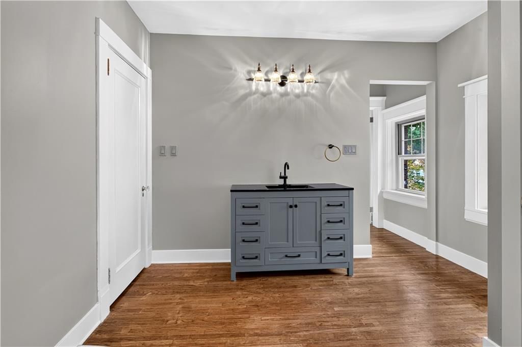 706 W 8th Street — photo 34