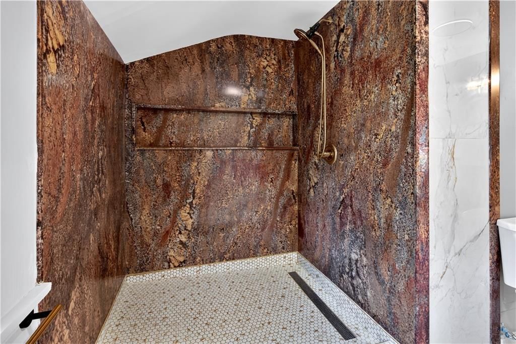 706 W 8th Street — photo 35