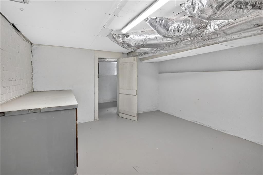 706 W 8th Street — photo 42