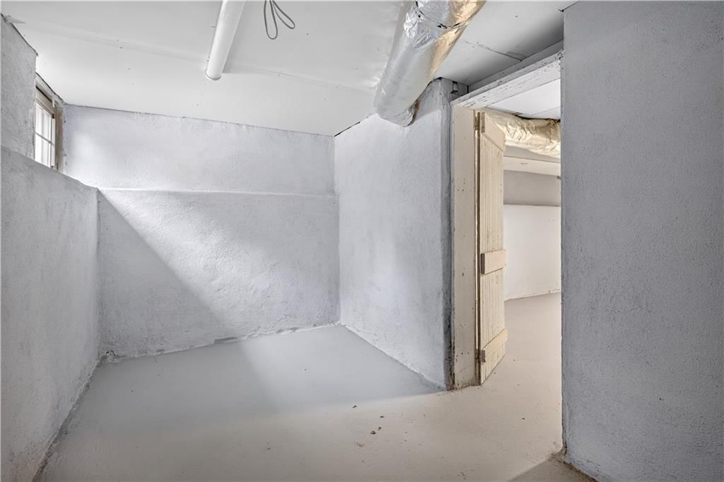 706 W 8th Street — photo 43